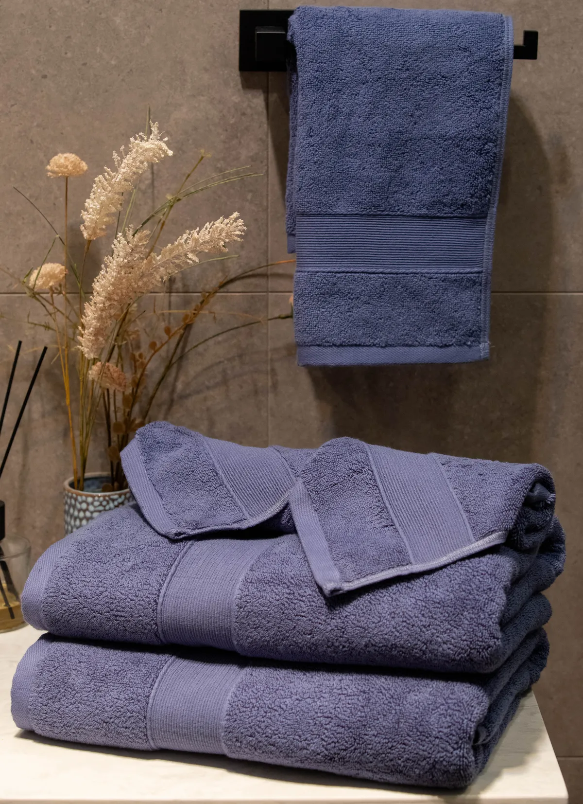 Majesty - Wrap & Relax (2 Bath Towel, 2 Hand Towel, 2 Face Washer) — source gallery image 01